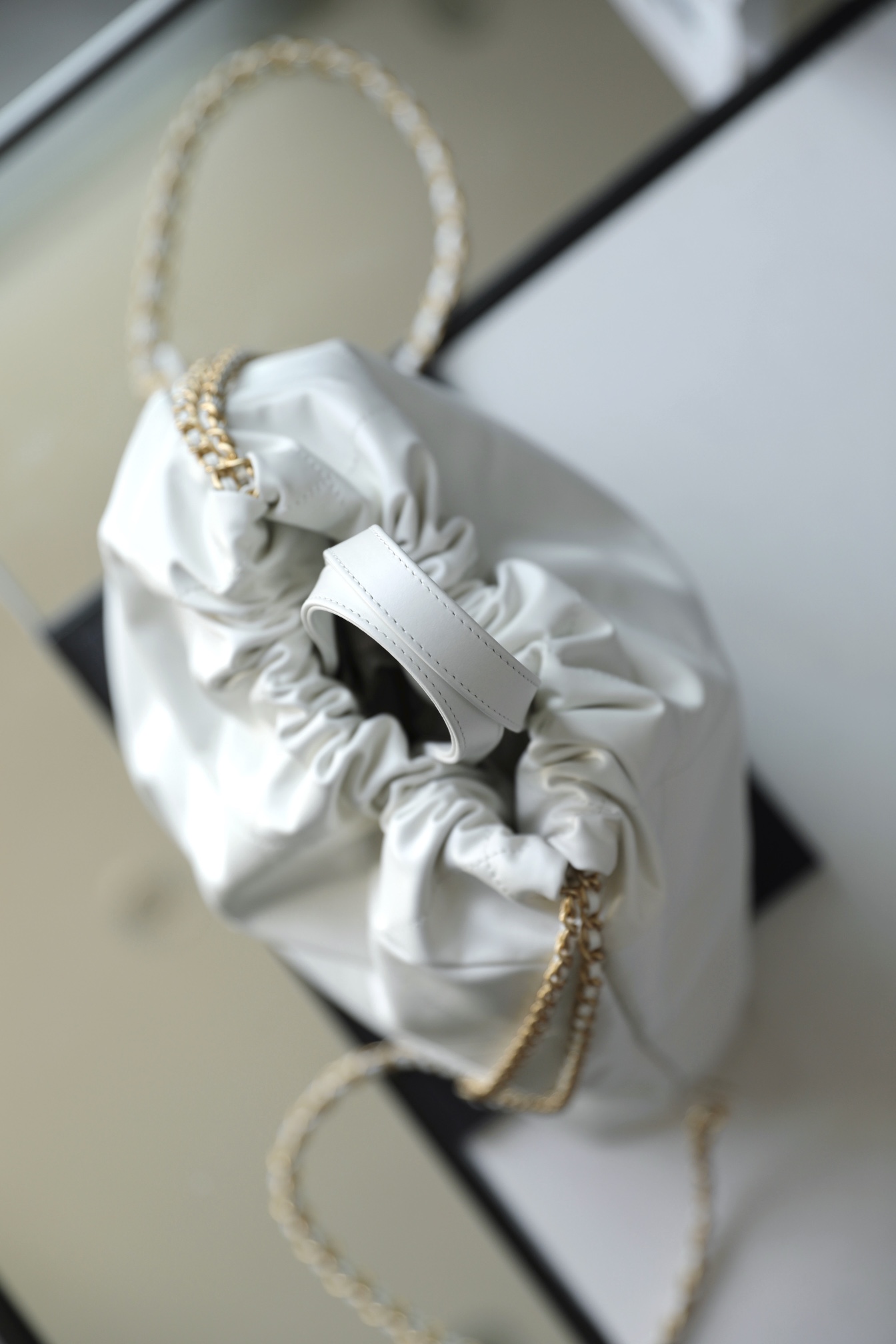 [True-to-ORIGINAL] Ch**el Large Ch**el 22 Backpack White For Women, Women’s Bags 19.9in/51cm AS3313 B08037 10601