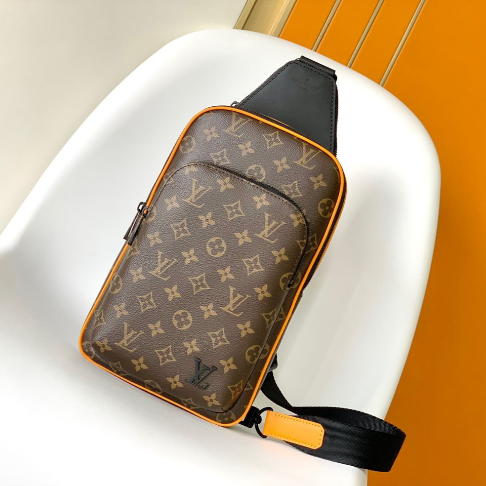 L0vis Vvtt0n Avenue NM Slingbag Brown For Men 31cm/ 12.2 in M46718