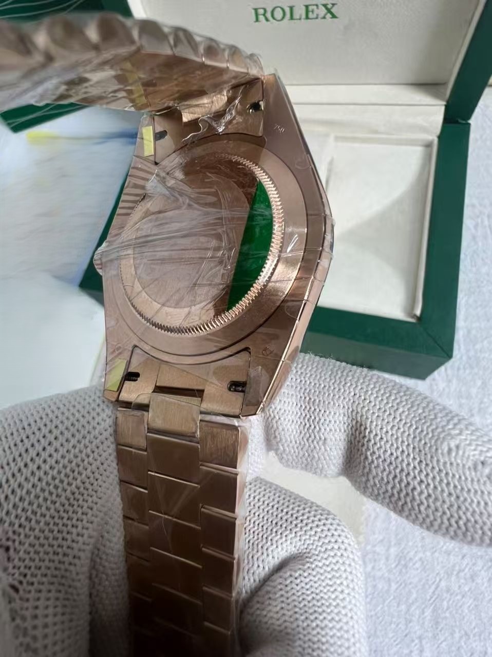 R01ex Set: Day-Date 40 Watch Rose Gold Toned And Silver Toned