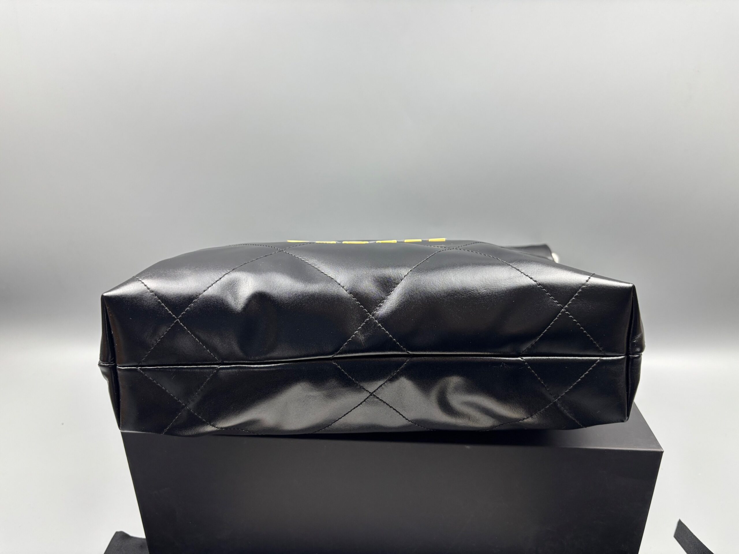 Ch**el 22 Small Handbag Black For Women 37cm/14.4in AS3260 B08037 94305