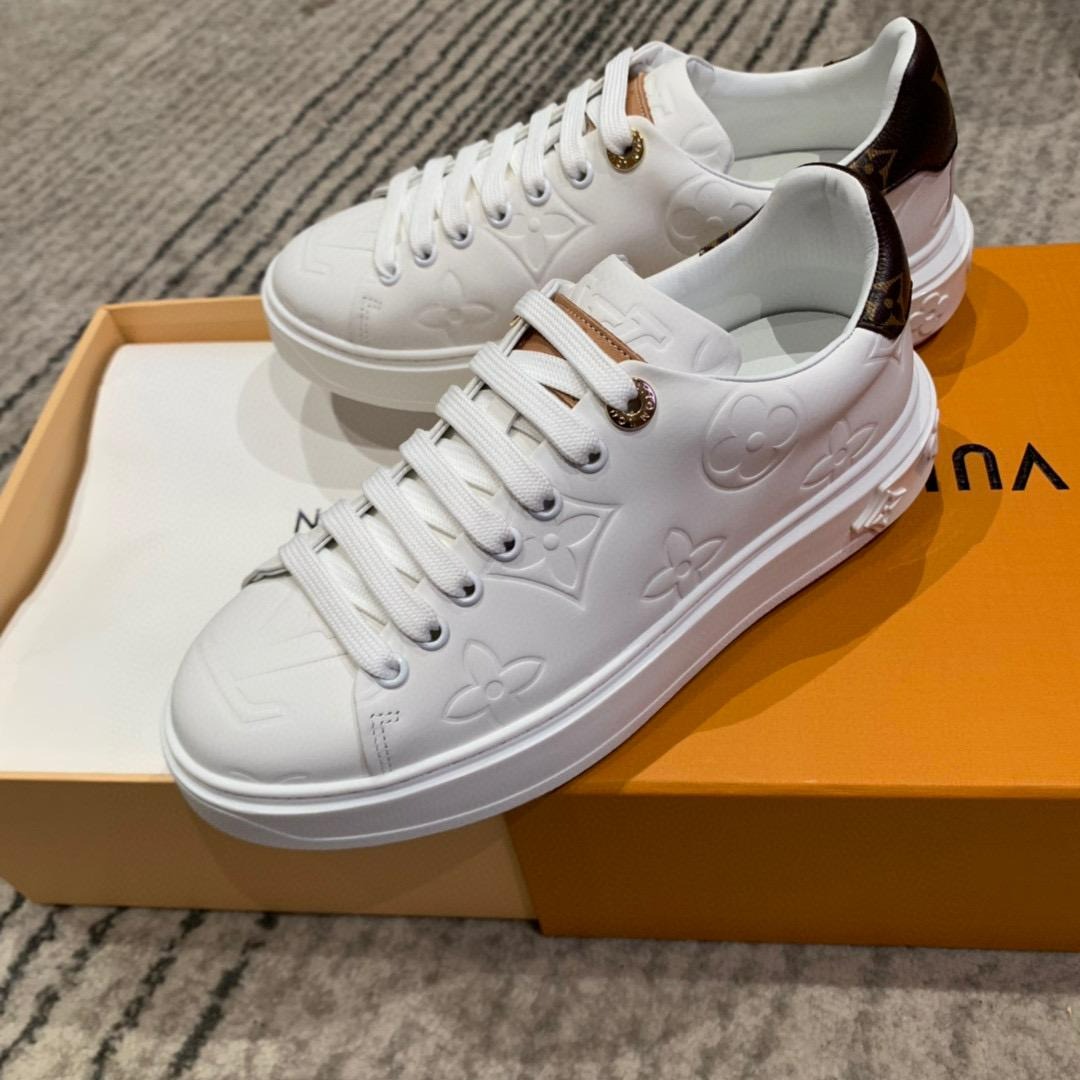 L0vis Vvtt0n Time Out Sneaker White For Women LV