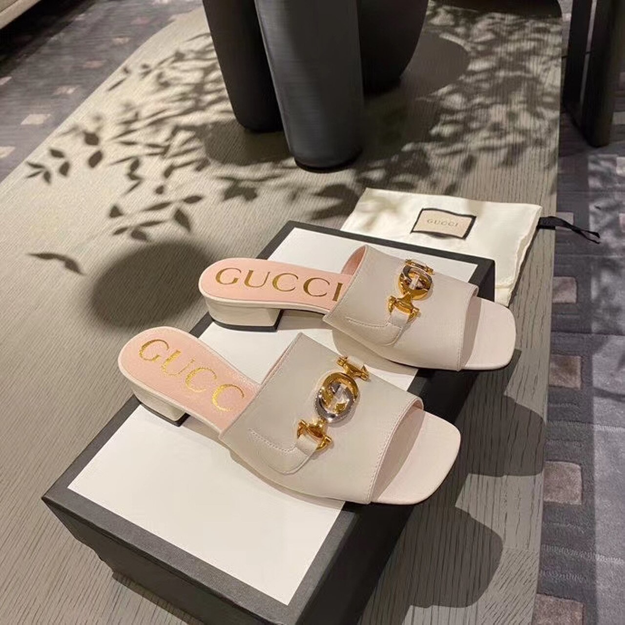 Gvc*1 Gvc*1 Zumi Slide Sandals Beige For Women GG