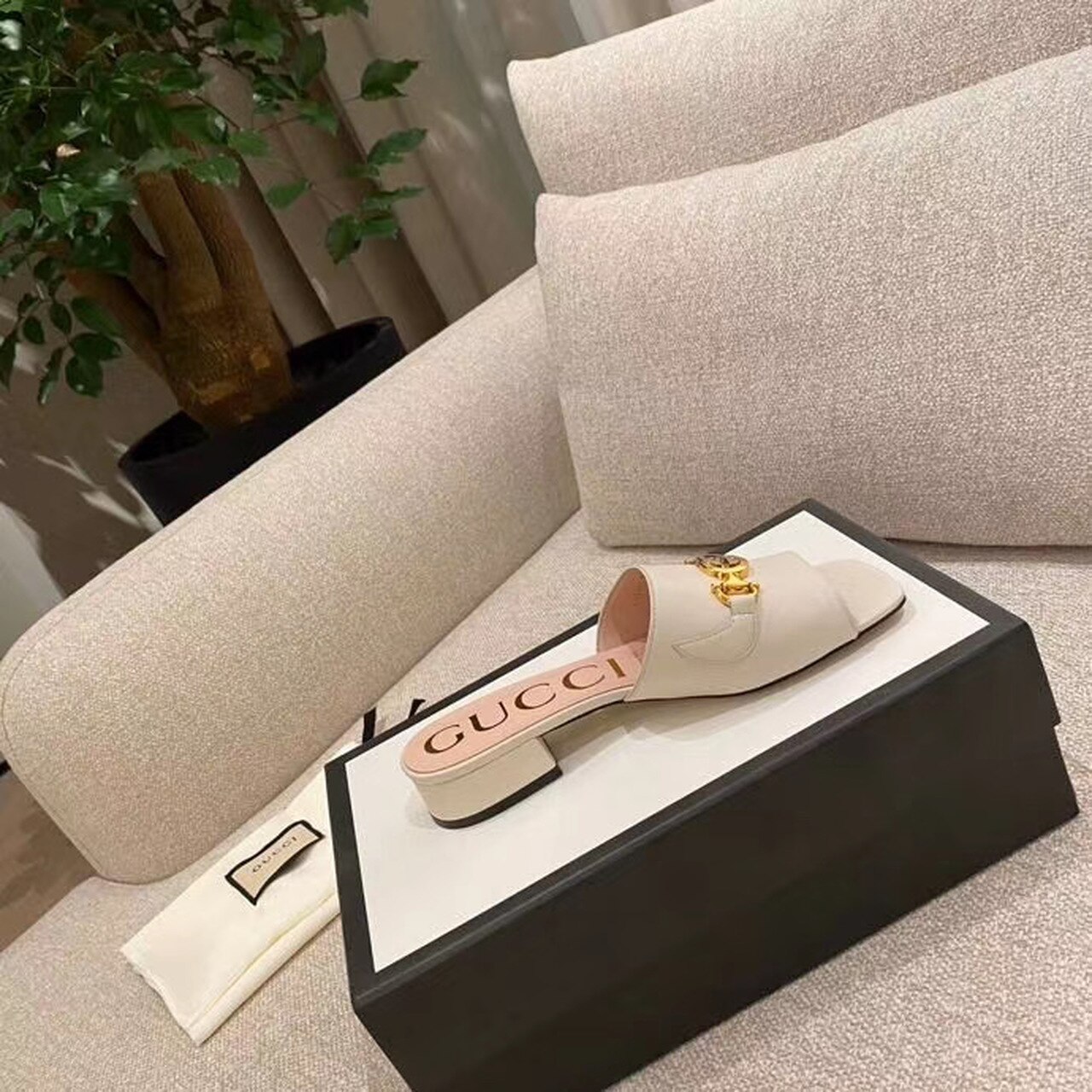 Gvc*1 Gvc*1 Zumi Slide Sandals Beige For Women GG