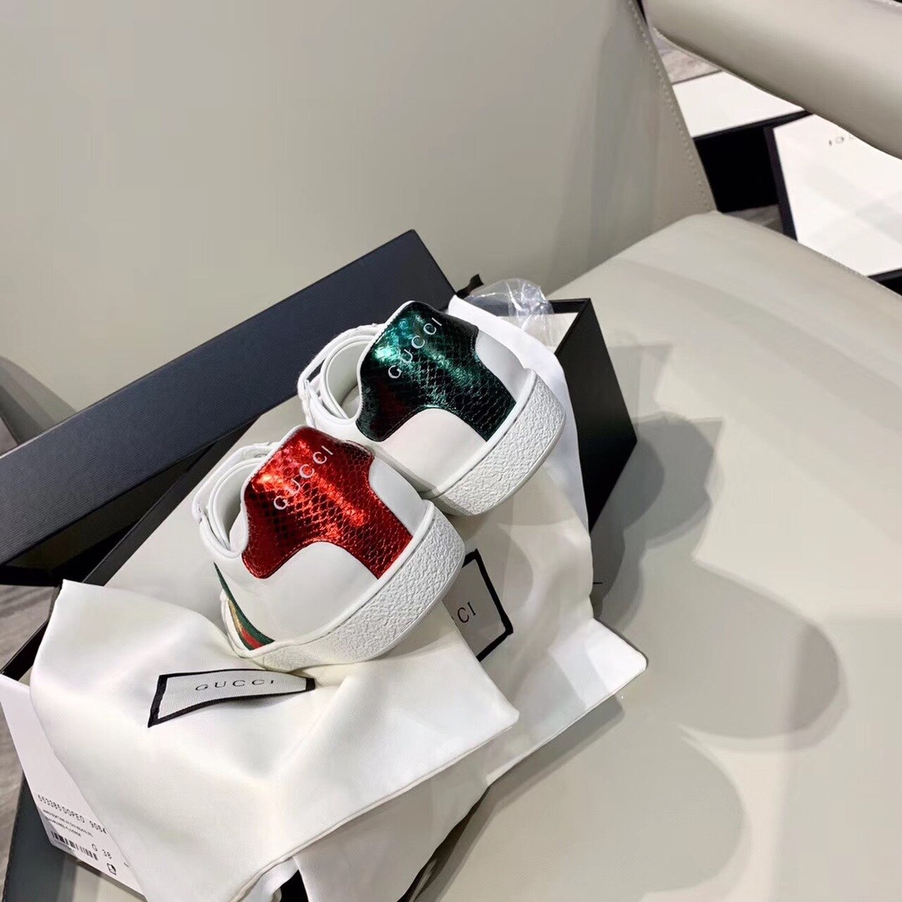 Gvc*1 Women’s Ace Sneaker With Bee White For Women GG 431942 02JP0 9064