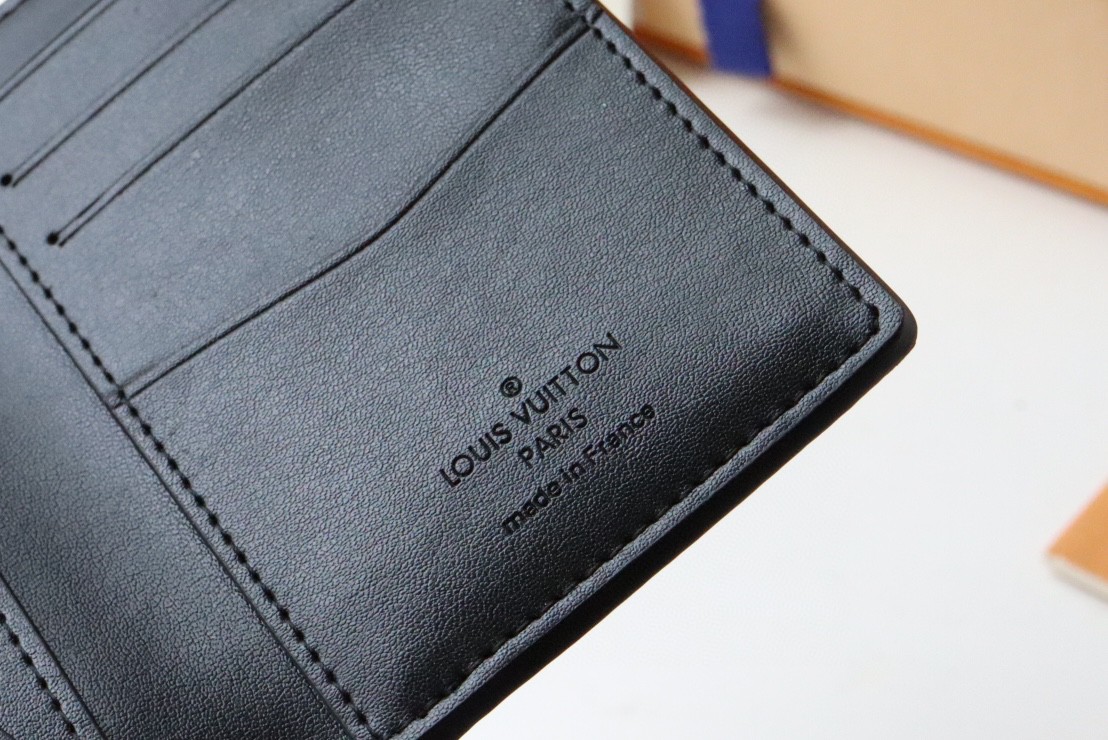 L0vis Vvtt0n Pocket Organizer The New LV Aerogram Version For Men, Men’s Wallet 8cm LV M69979