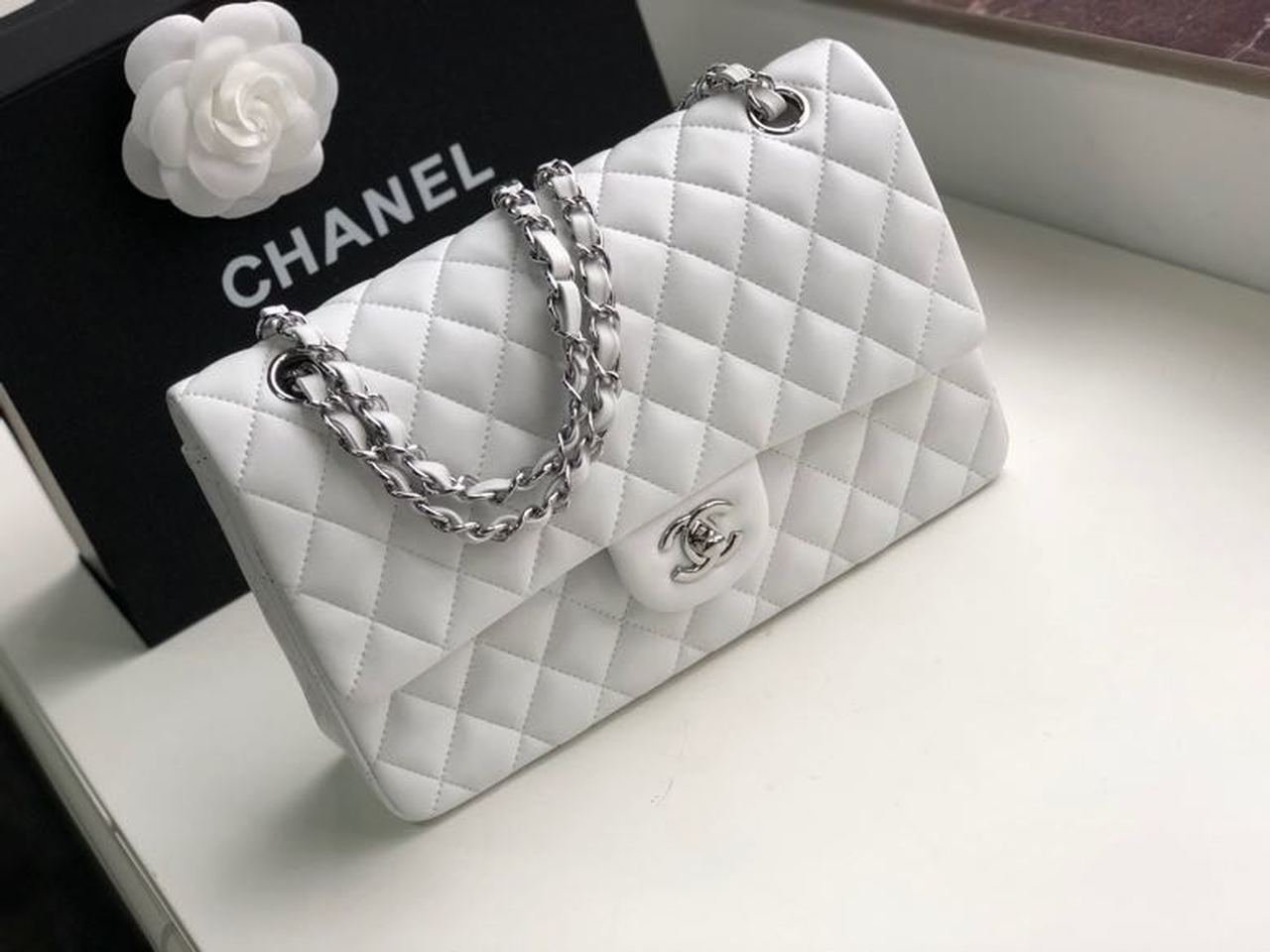 Ch**el Classic HandBag White For Women 9.9in/25.5cm A01112