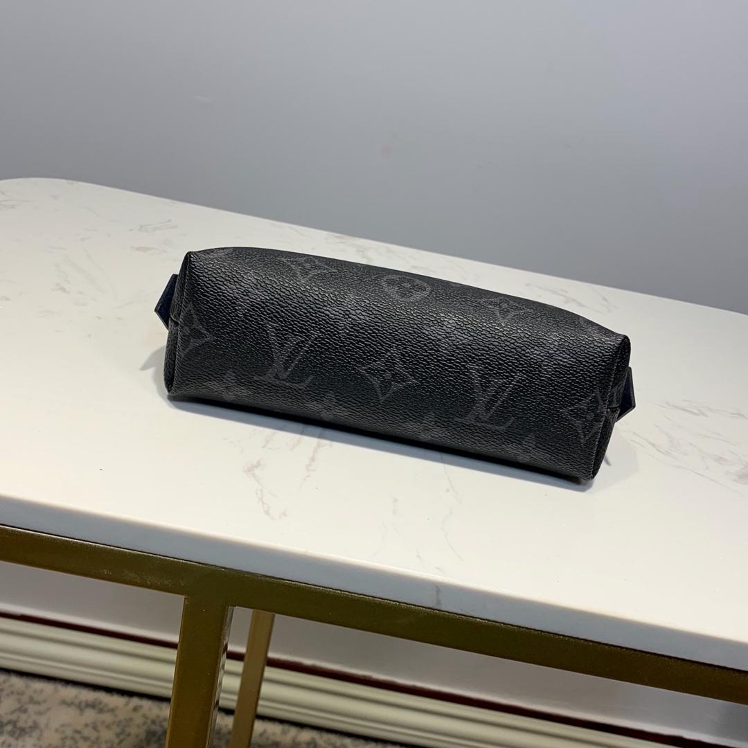 L0vis Vvtt0n Cosmetic Pouch PM Monogram Eclipse Canvas For Women, Women’s Bags 7.5in/19cm LV