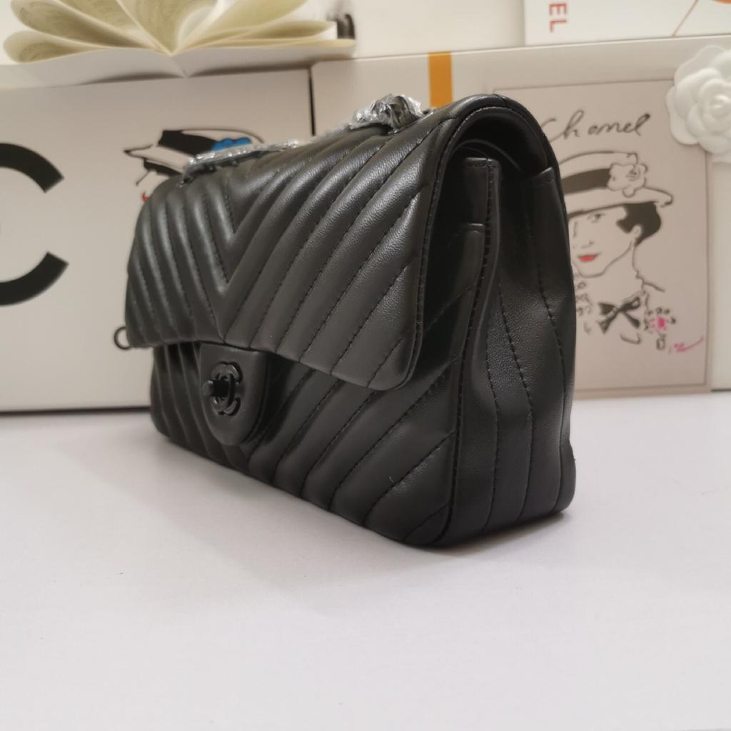 Ch**el Chevron Classic Handbag Black Hardware Black For Women, Women’s Bags, Shoulder And Crossbody Bags 10.2in/26cm