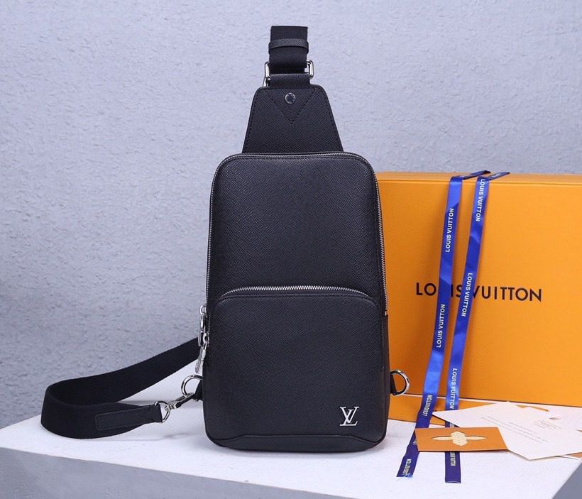 L0vis Vvtt0n Avenue Sling Bag Taiga Black For Men, Men’s Bags, Messenger And Crossbody Bags 12.2in/31cm LV M30443