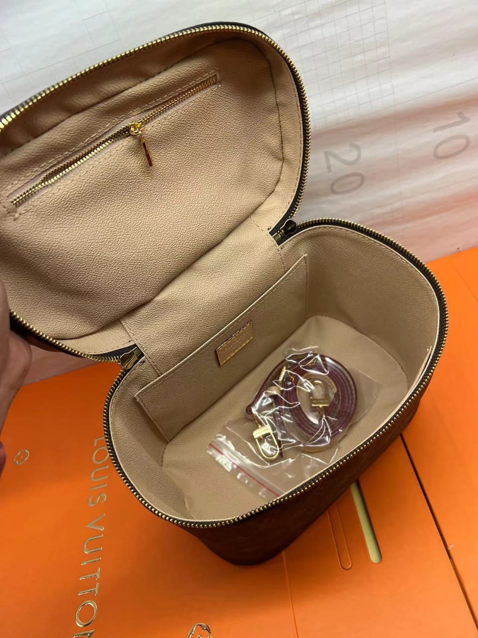 L0vis Vvtt0n Nice BB Vanity Case Monogram Canvas For Women, Women’s Bags, Travel Bags 9.4in/24cm LV M42265