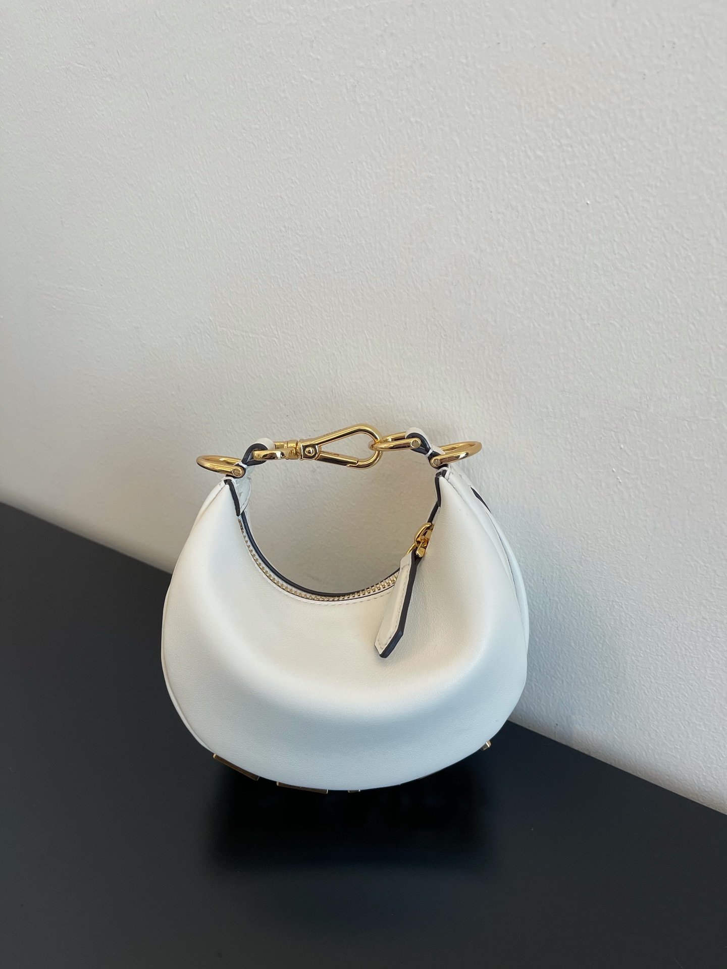 F**di Nano F**digraphy White For Women, Women’s 6.7in/17cm FF 7AS089A5DYF1HEL