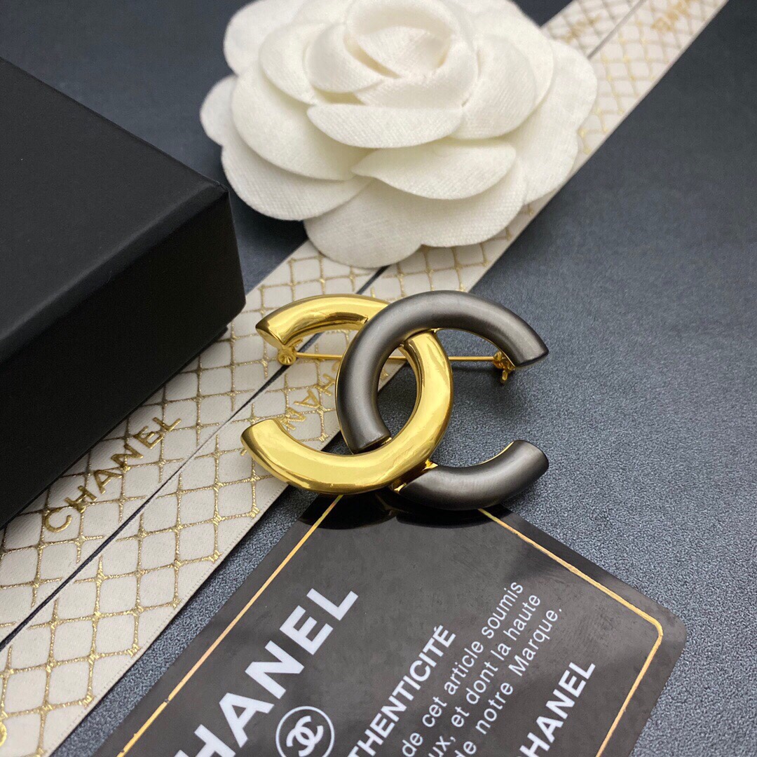 Ch**el Brooch Gold-toned For Women