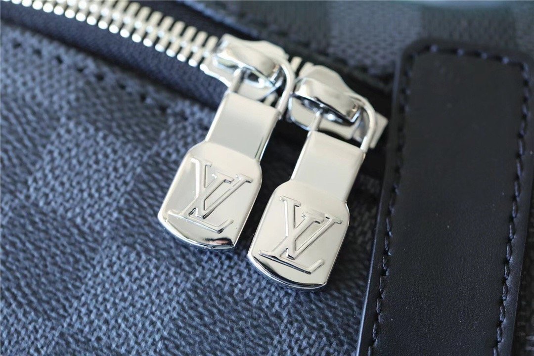 L0vis Vvtt0n Discovery Backpack Damier Graphite Canvas For Men, Men’s Bags 11.4in/29cm LV N45275