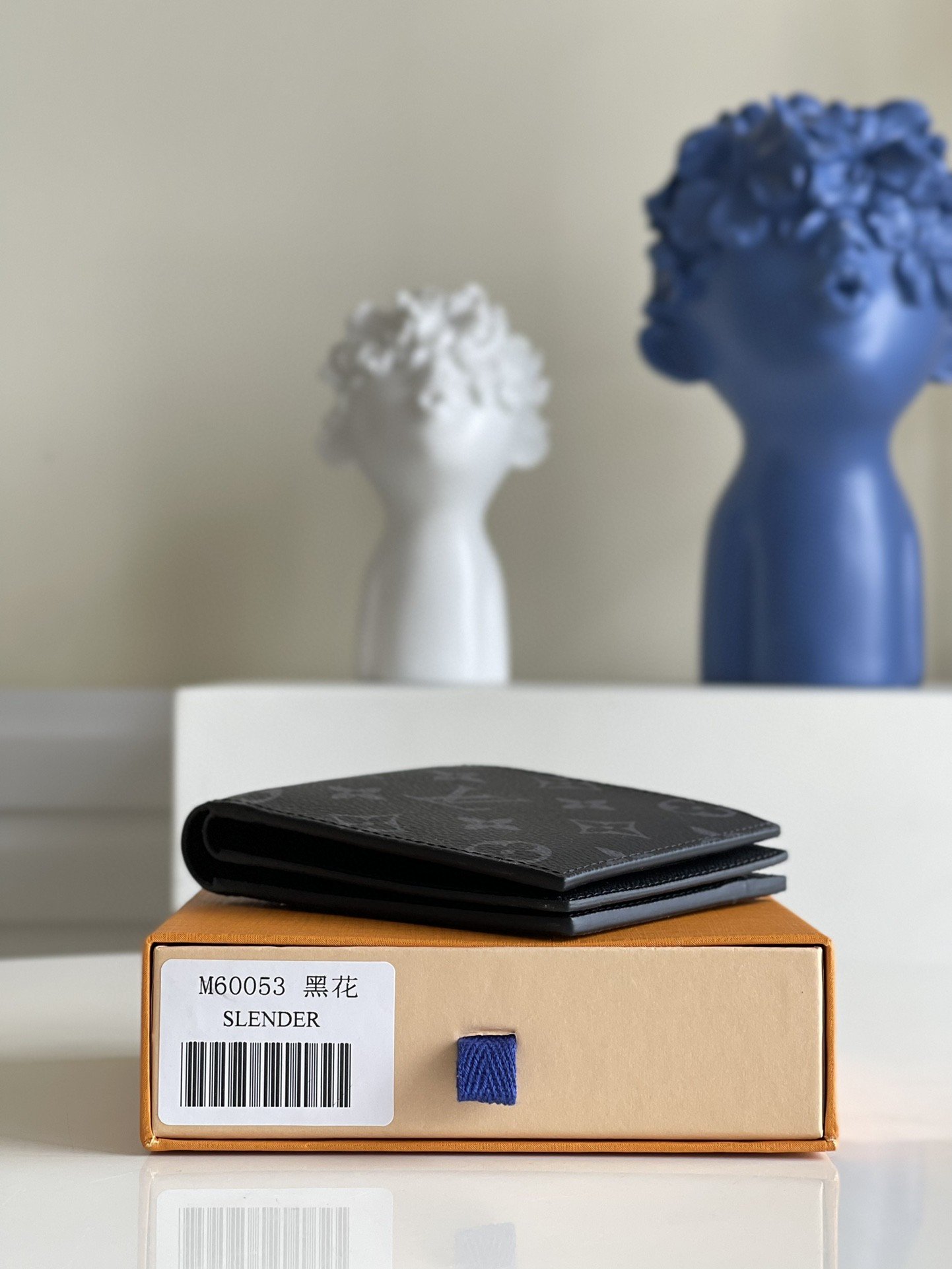 L0vis Vvtt0n Amerigo Wallet Monogram Eclipse For Men, Men’s Wallet 4.7in/11.5cm LV