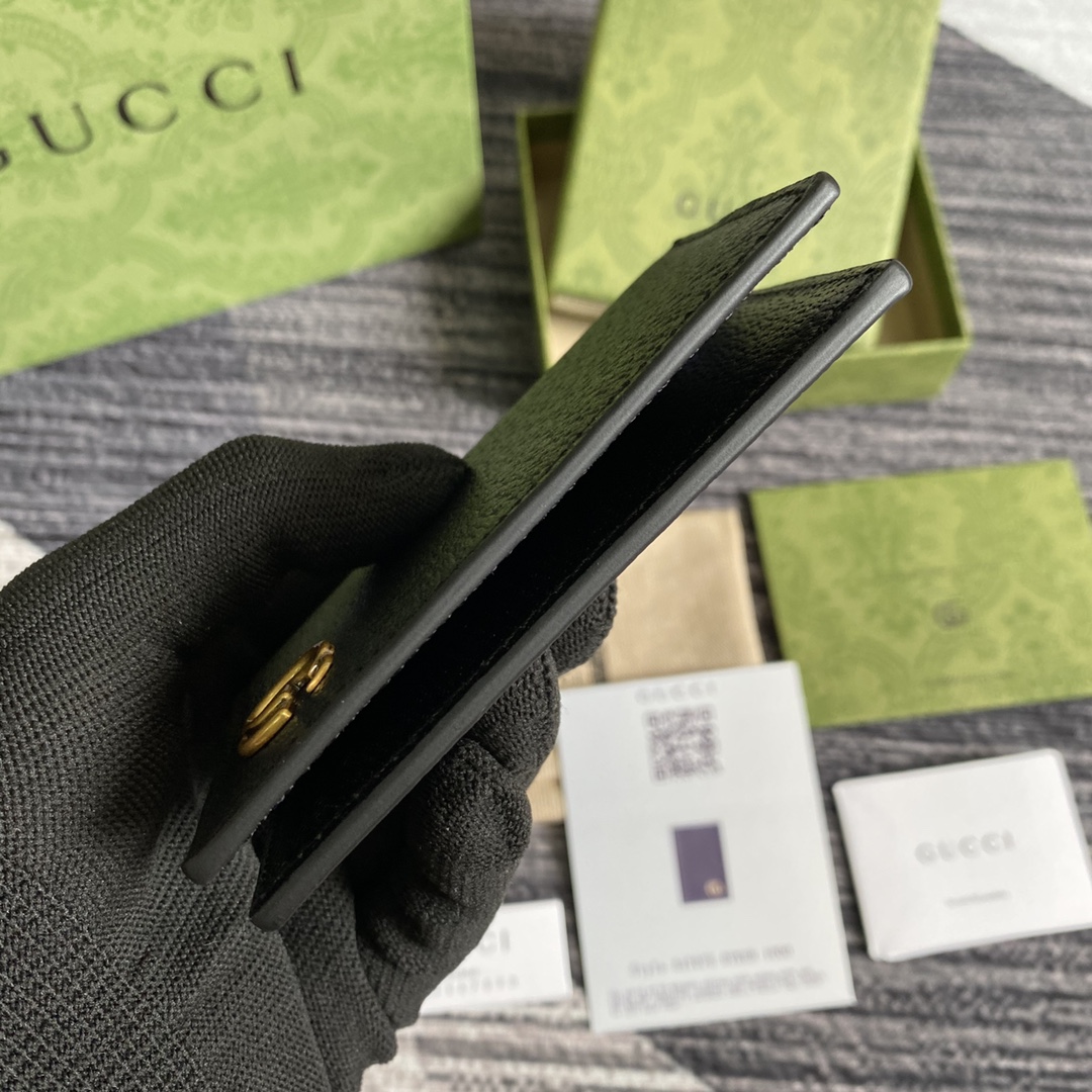 Gvc*1 GG Marmont Card Case Black with Gold Toned Hardware 4.5in/11cm GG 547075 DJ20T 1000