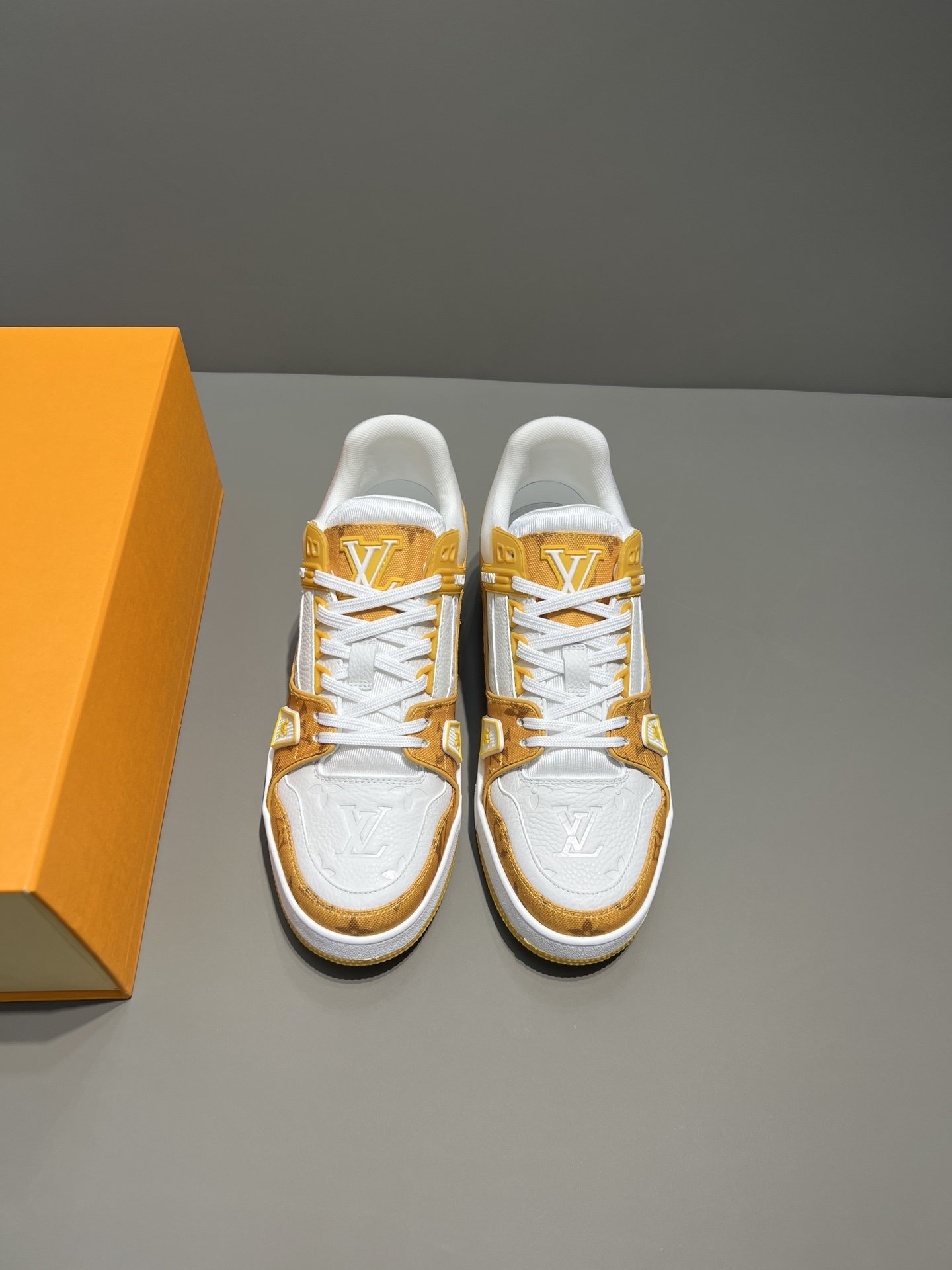 L0vis Vvtt0n Trainer Sneaker Monogram Denim Yellow Virgil Abloh For Men LV 1A9JHJ