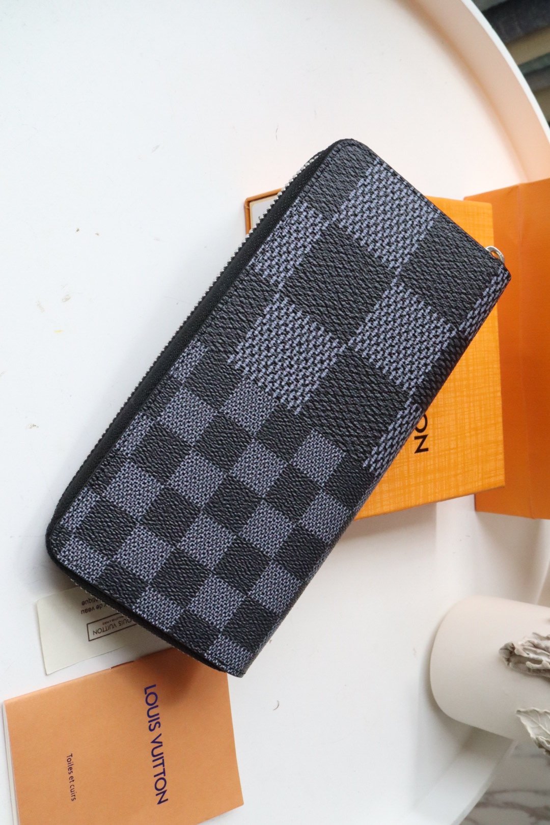 L0vis Vvtt0n Zippy Wallet Vertical Damier Graphite For Men, Men’s Wallet 7.9in/20cm LV