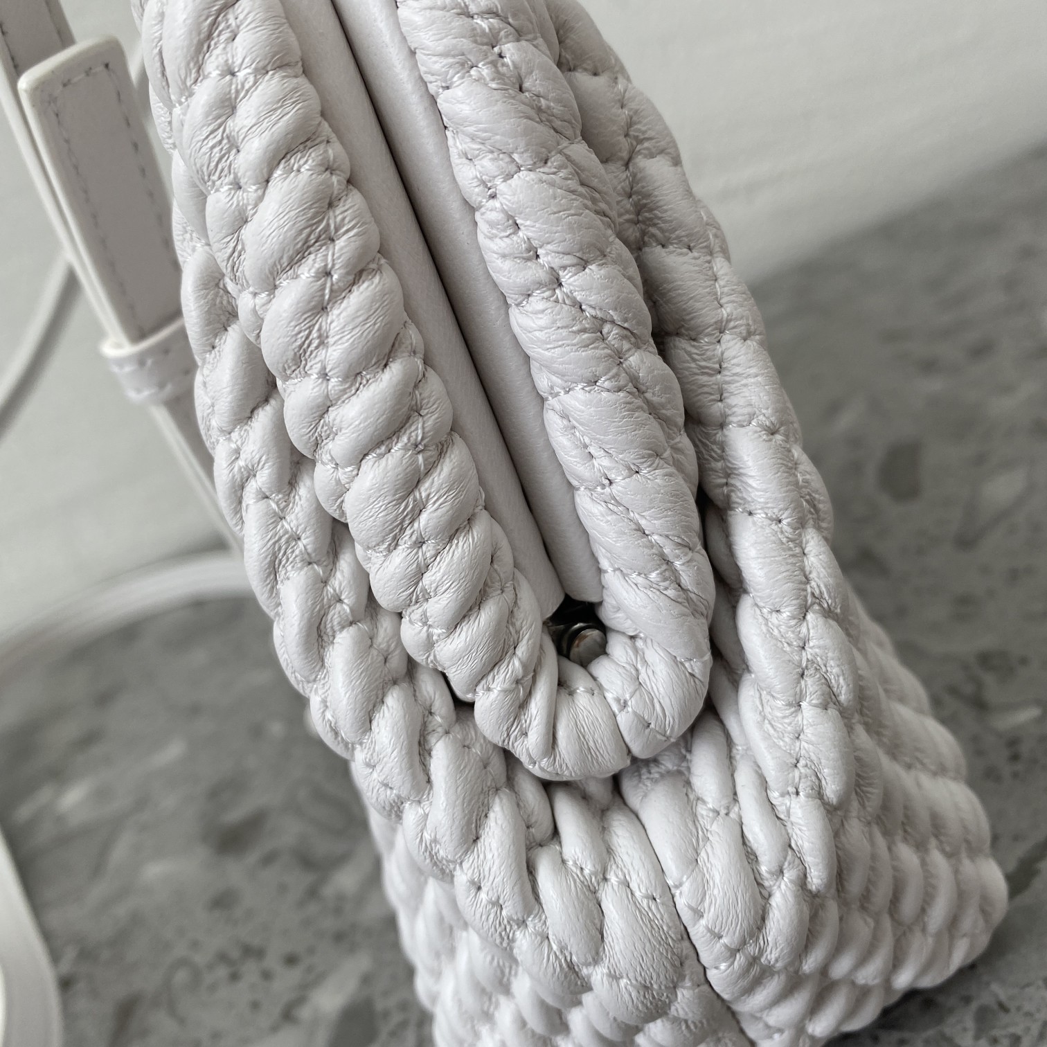 B0tt*ga Ven*ta Point Chalk, For Women, Women’s Bags 9.4in/24cm 661986V0TB19137