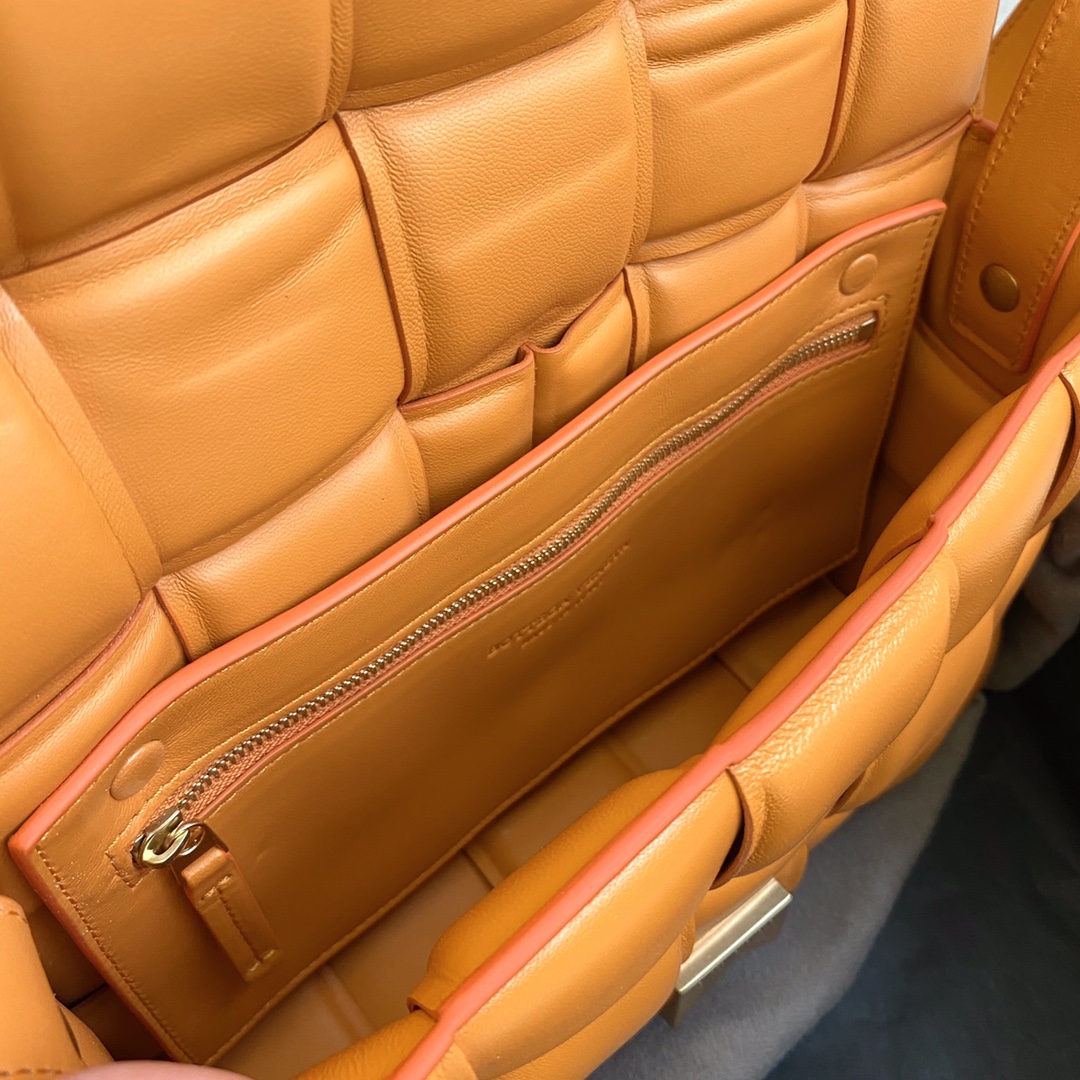 B0tt*ga Ven*ta Padded Cassette Bag For Women 10.2in/26cm In Orange