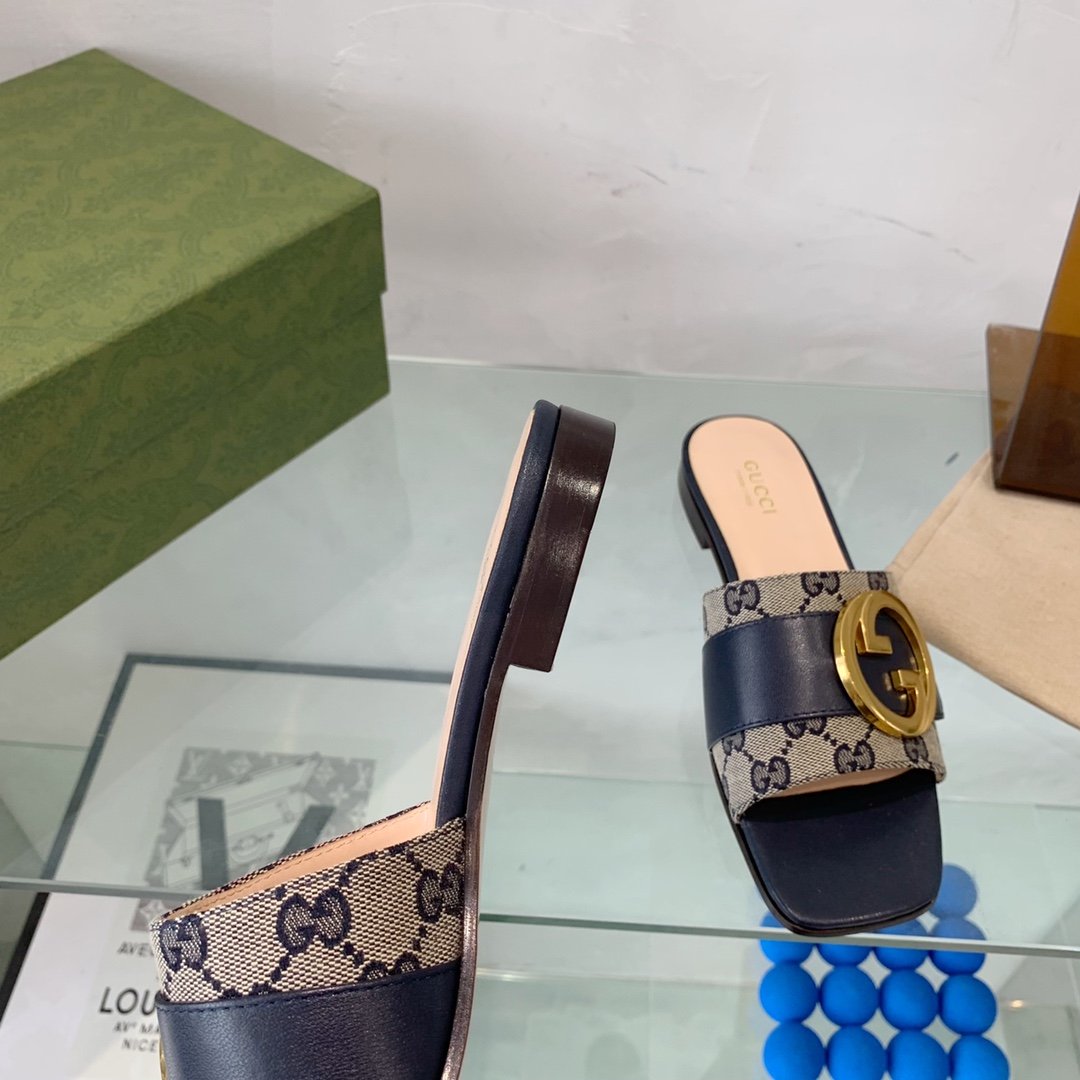 Gvc*1 Blondie Matelasse Canvas Slide Sandal Black For Women GG