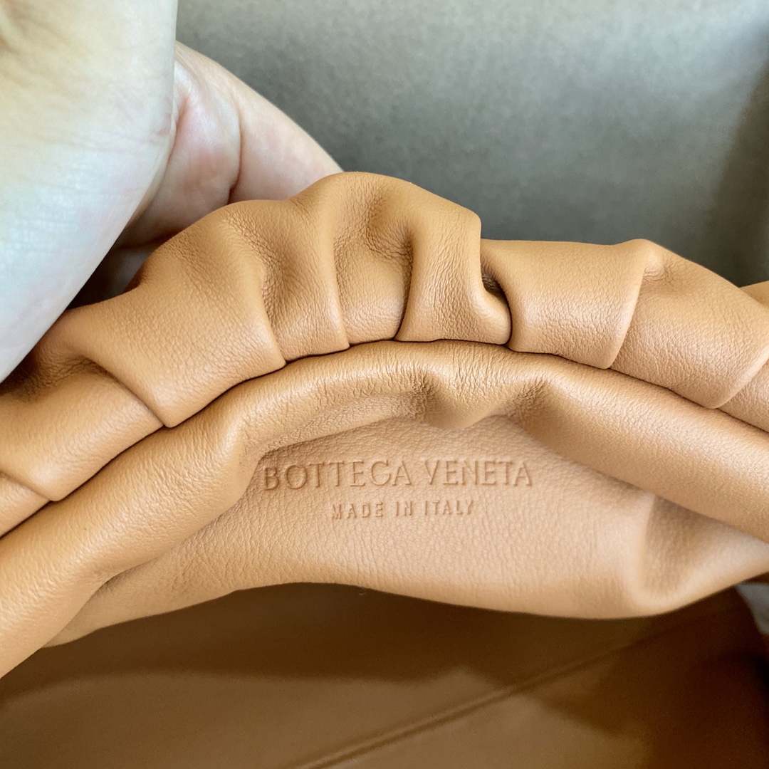 B0tt*ga Ven*ta Chain Pouch Light Orange, For Women, Women’s Bags 12.2in/31cm