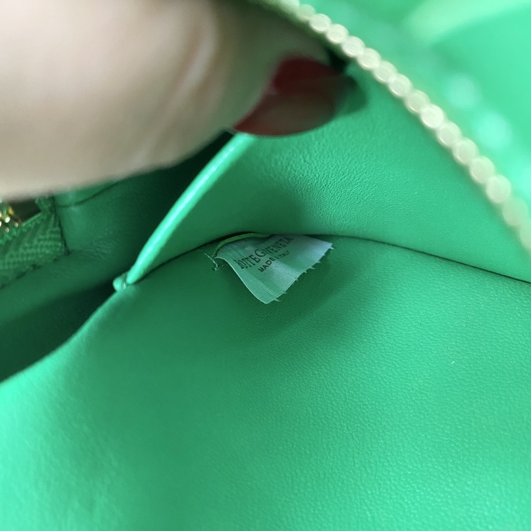 B0tt*ga Ven*ta Mini Loop Camera Bag Green, For Women, Women’s Bags 6.7in/17cm 680254V1G113722