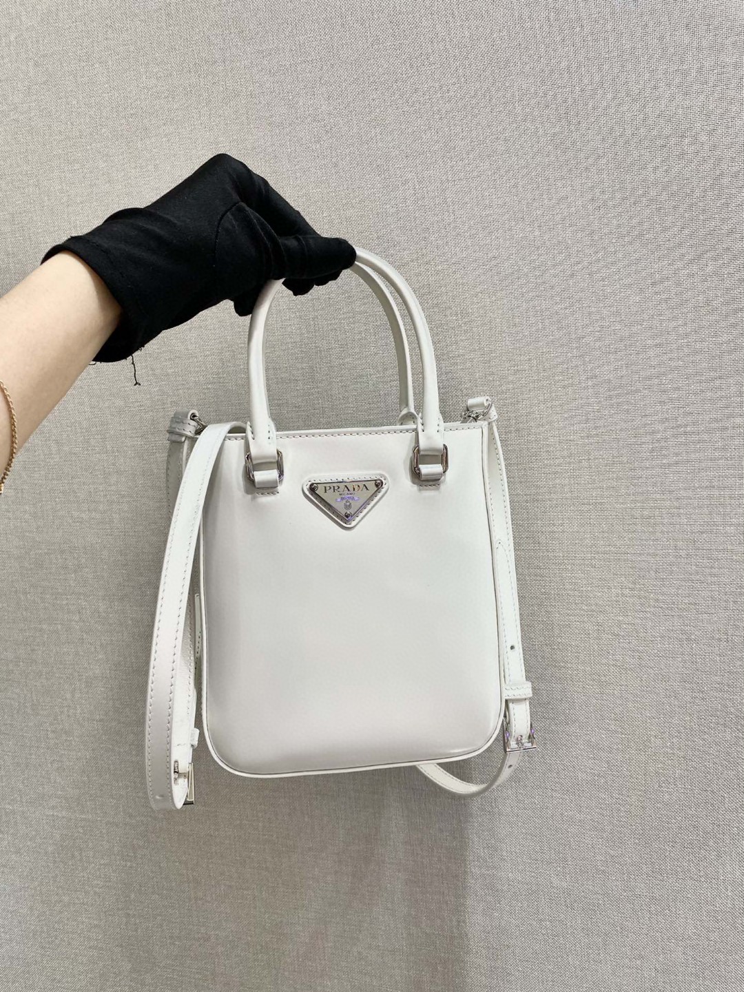 Pra*a Small Brushed Tote White For Women, Women’s Bags 6.9in/18cm 1BA331_ZO6_F0009_V_OOO