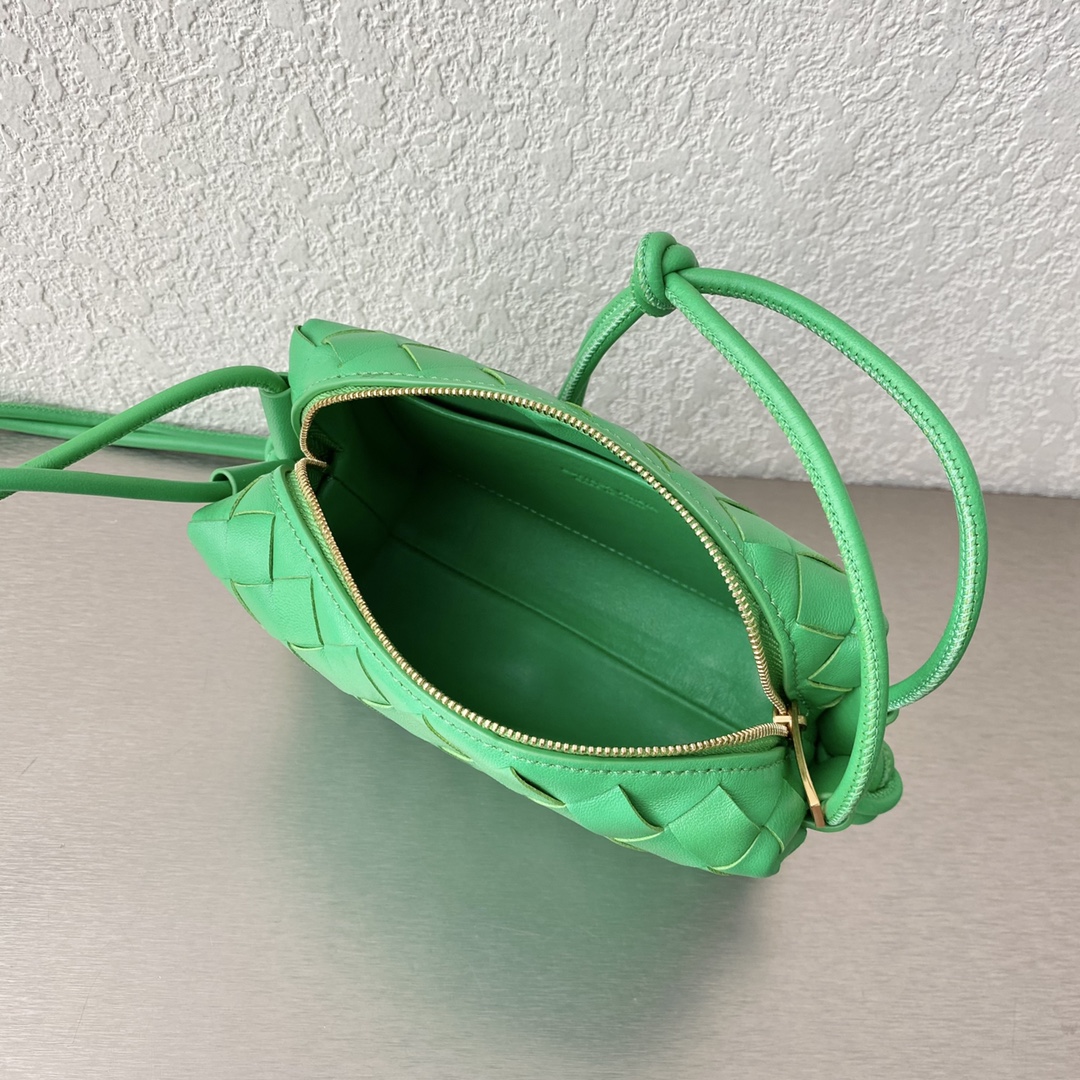 B0tt*ga Ven*ta Mini Loop Camera Bag Green, For Women, Women’s Bags 6.7in/17cm 680254V1G113722