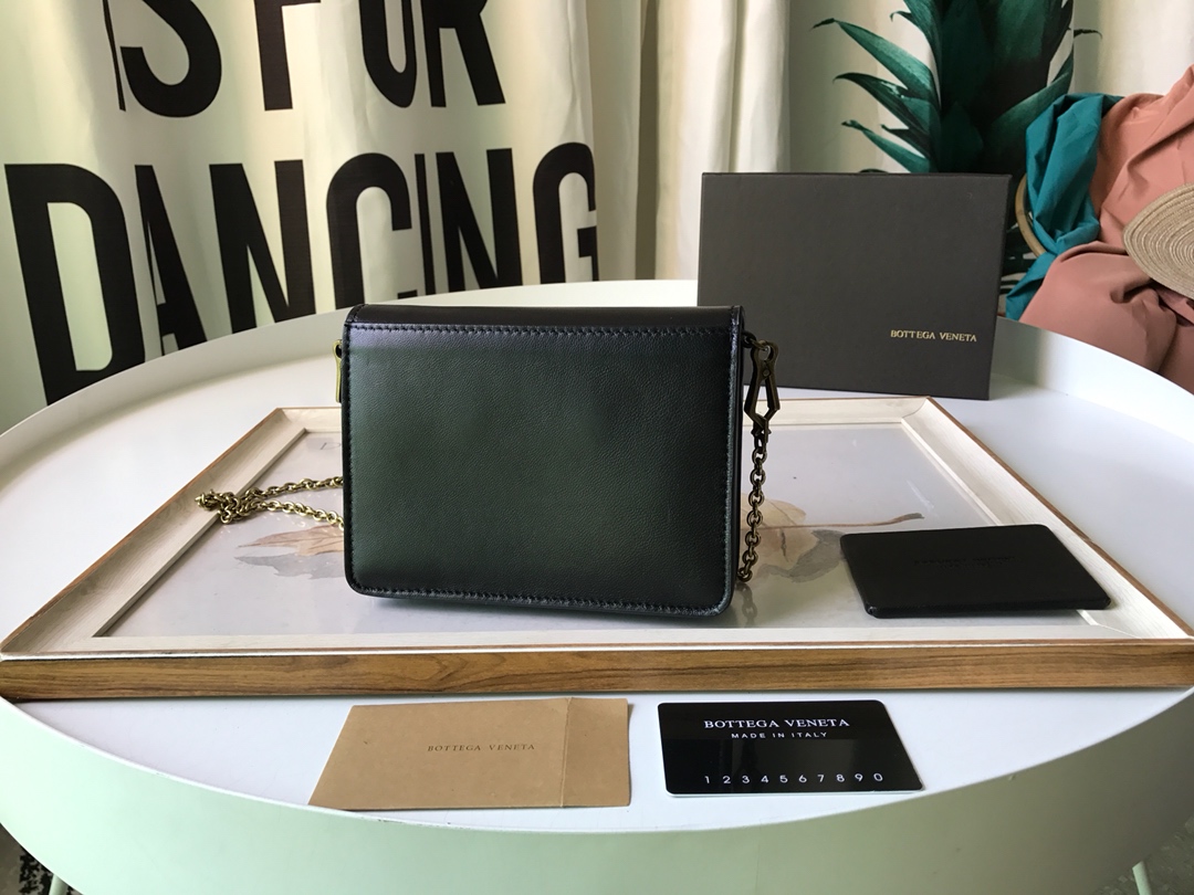 B0tt*ga Ven*ta Crossbody Black, For Women, Women’s Bags 6.9in/17.5cm