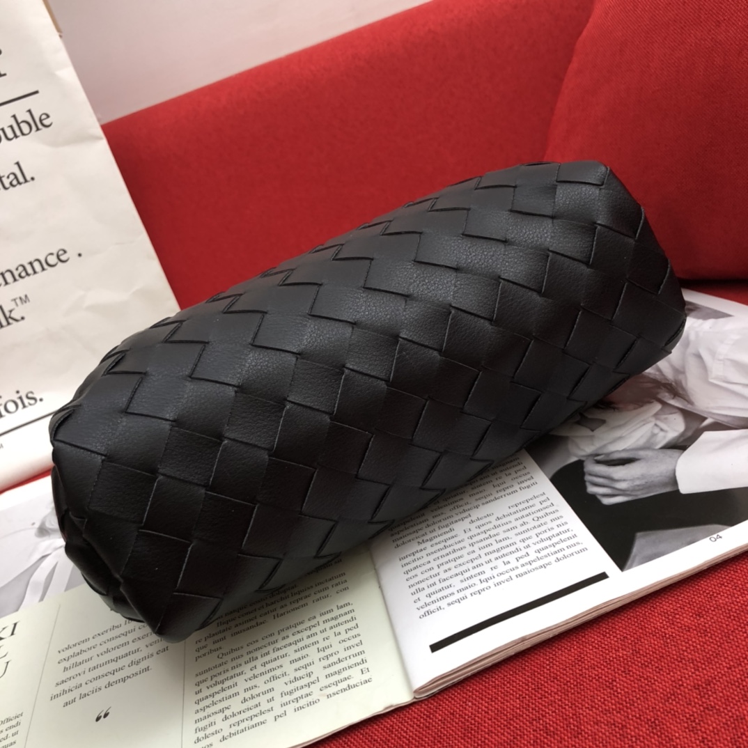 B0tt*ga Ven*ta Crossbody Bag Black, For Women, Women’s Bags 9.4in/24cm