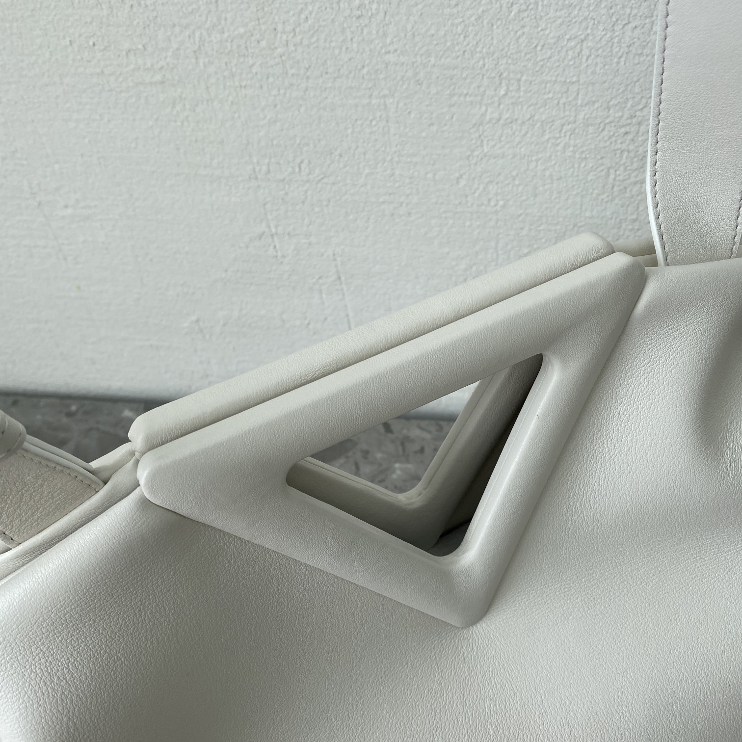 B0tt*ga Ven*ta Point Chalk, For Women, Women’s Bags 13.7in/35cm 652446VCP409137