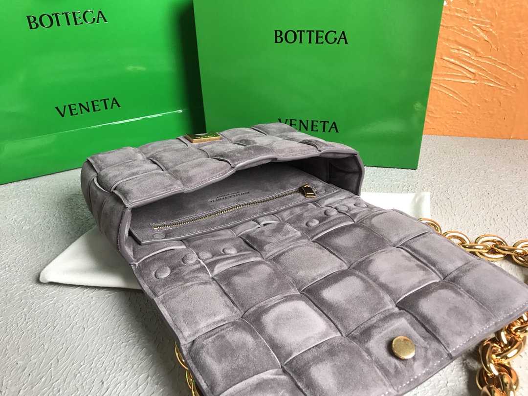 B0tt*ga Ven*ta Chain Cassette Gray, For Women, Women’s Bags 10.2in/26cm