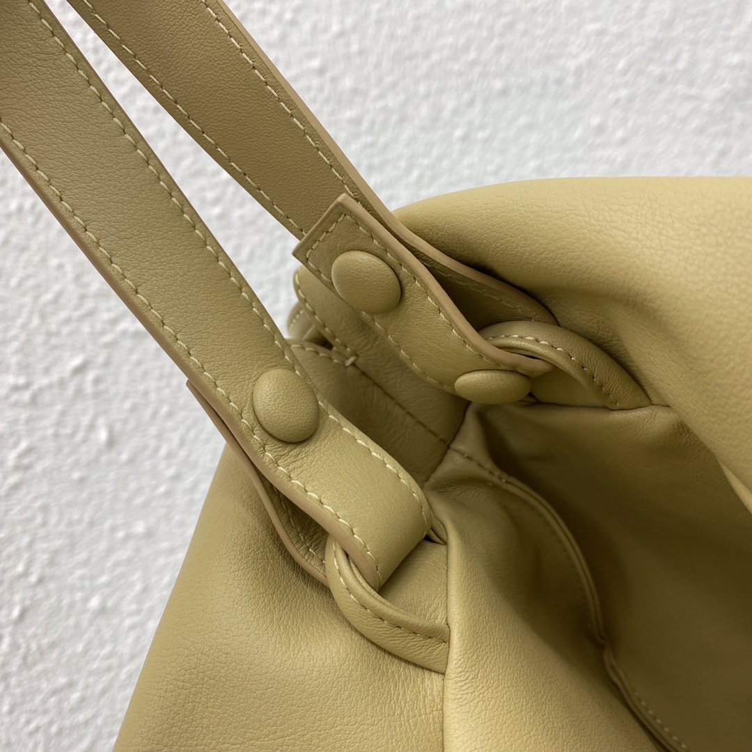 B0tt*ga Ven*ta Medium Pouch Beige, For Women, Women’s Bags 15.7in/40cm