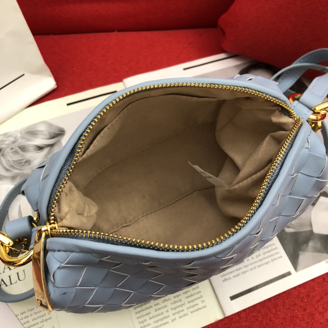 B0tt*ga Ven*ta Crossbody Bag Blue, For Women, Women’s Bags 9.4in/24cm