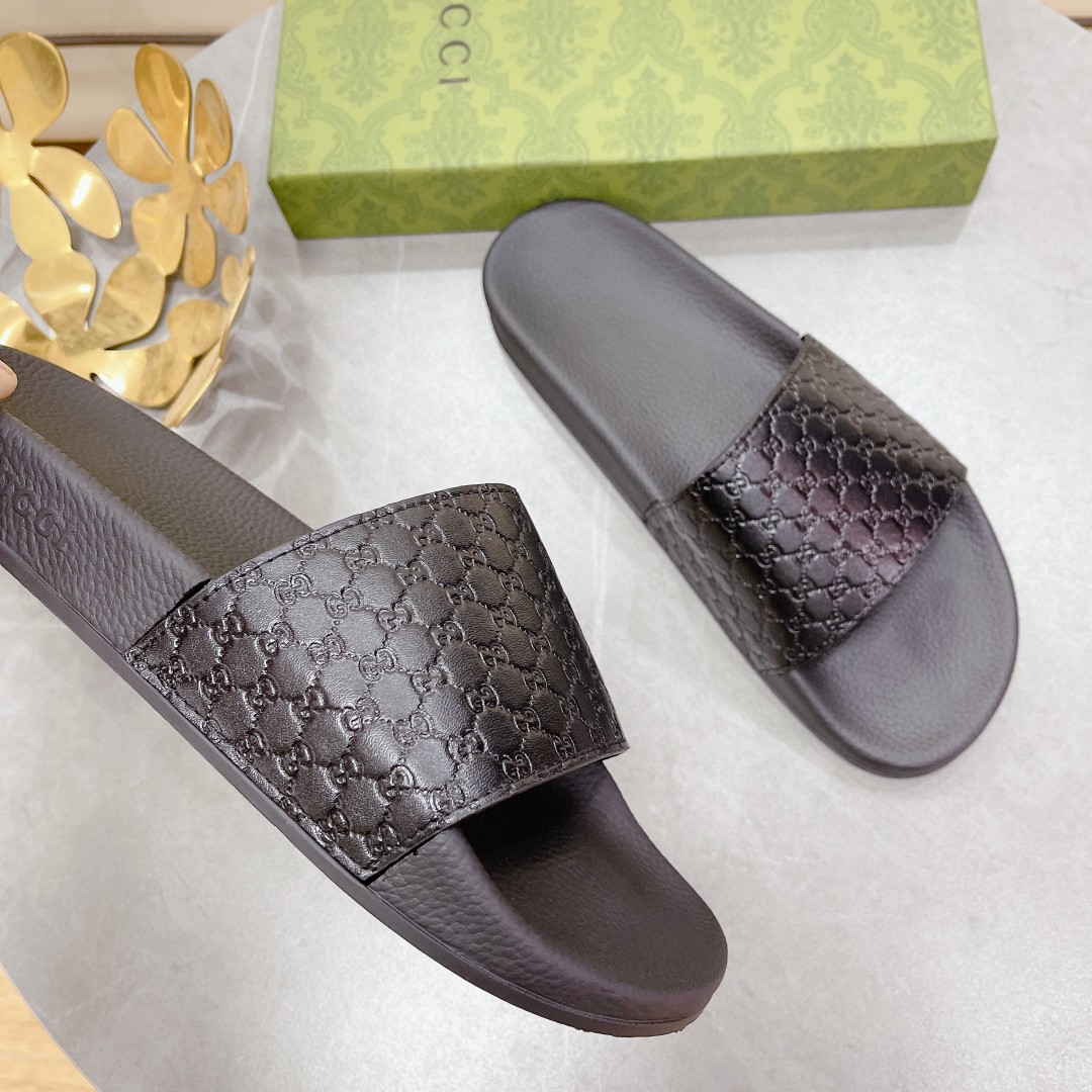 Gvc*1 Women’s Embossed GG Slide Sandal Black For Women 407345