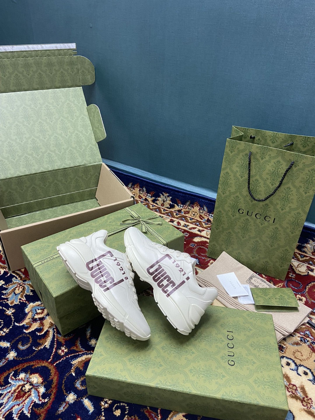 Gvc*1 Women’s Rhyton Sneakers With Logo 1921 Gvc*1 White Ivory For Women ‎684896 DRW00 9522