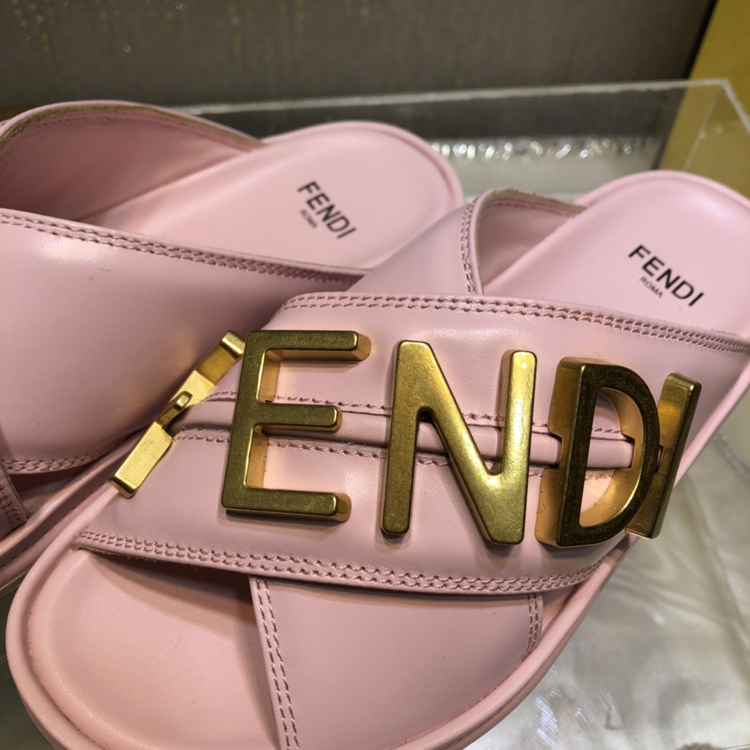 F**di F**digraphy Pink Slides For Women 8X8289AI1RF1H1M