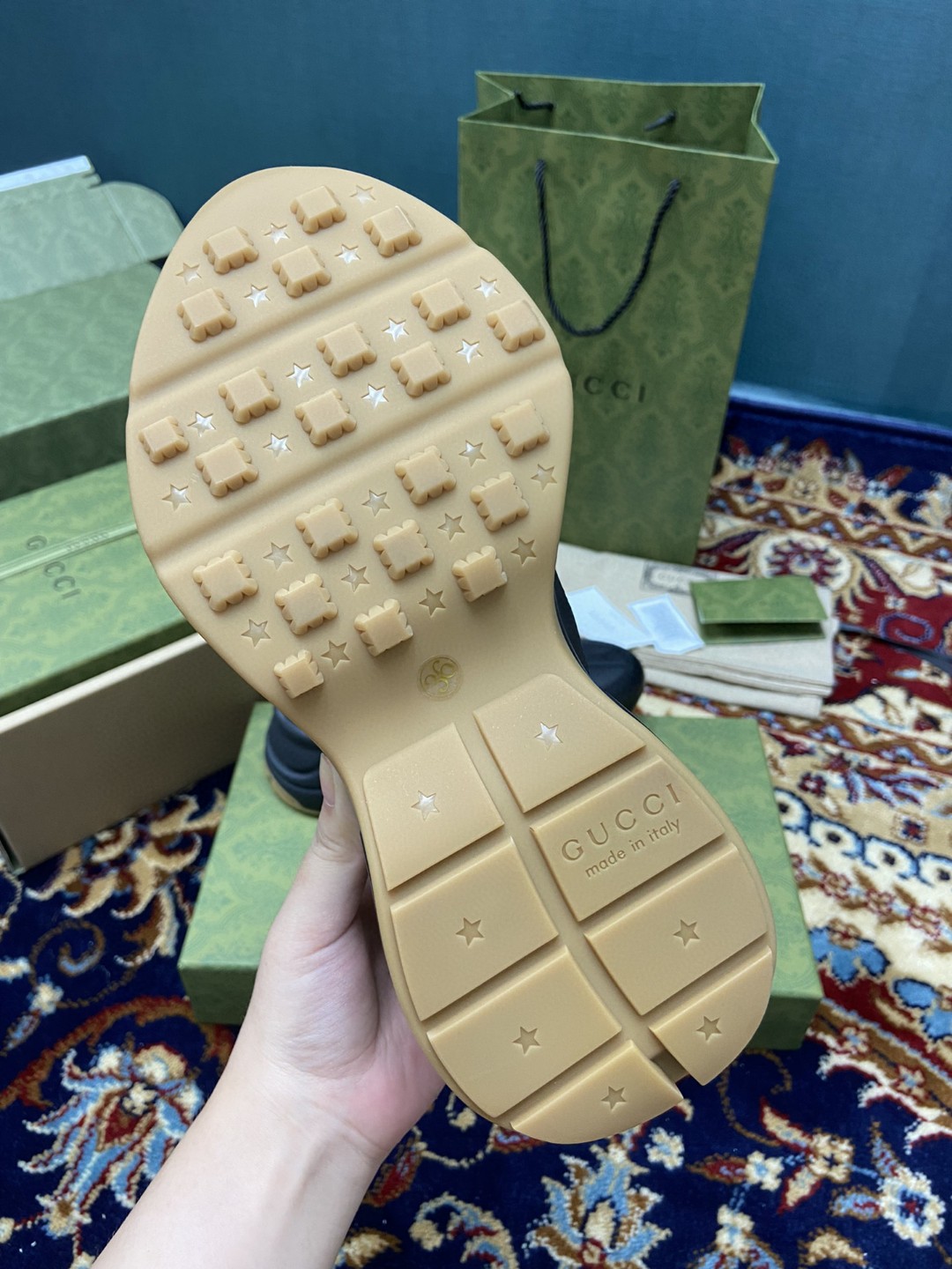 Gvc*1 Men’s Rhyton Sneakers With Iridescent Logo Black For Men 552851 DRW00 1000