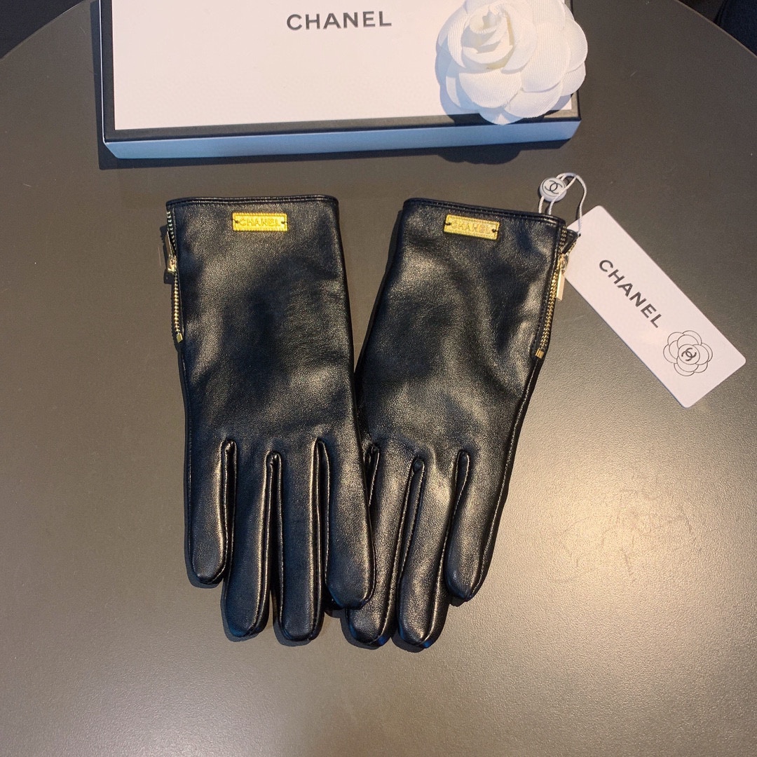 Ch**el Gloves In Black
