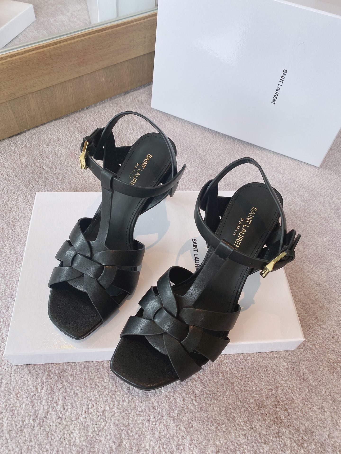 Sa1nt Lau*nt Women’s Tribute Sandals Black For Women Y51 620673dwe001000