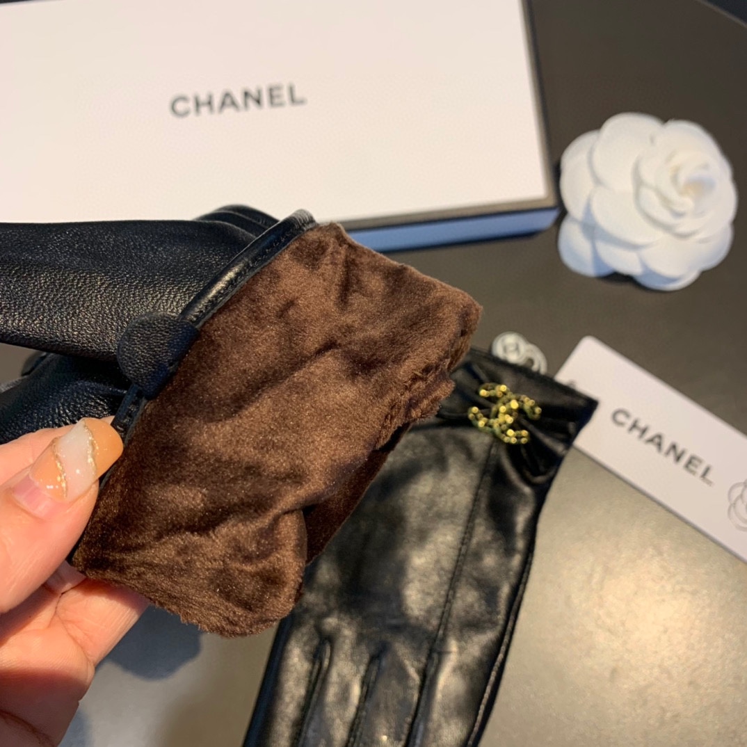 Ch**el Gloves In Black