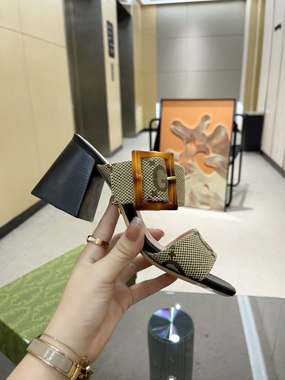 Gvc*1 Women’s Sandal With Bamboo Buckle Beige For Women GG‎