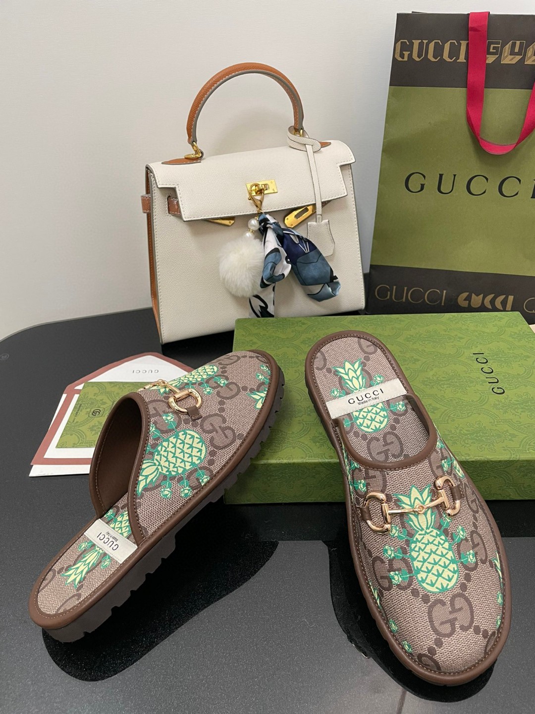 Gvc*1 Men’s GG Slipper With Horsebit Brown in Pineapple Print For Men GG Shoes ‎694249