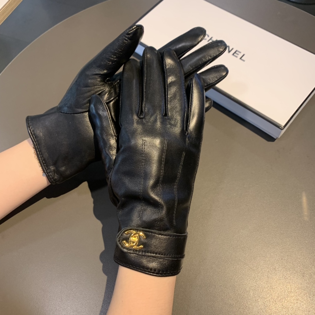 Ch**el Gloves In Black