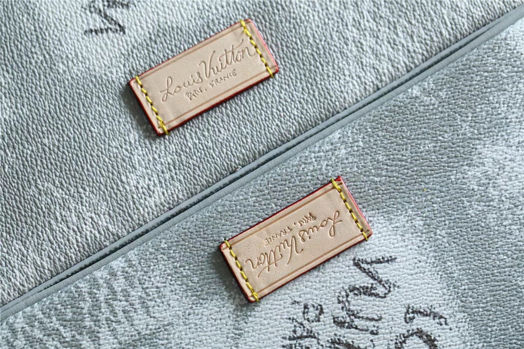 L0vis Vvtt0n Trio Messenger Damier Salt Gray For Men, Men’s Bags, Shoulder And Crossbody Bags 9.5in/25cm LV N50068