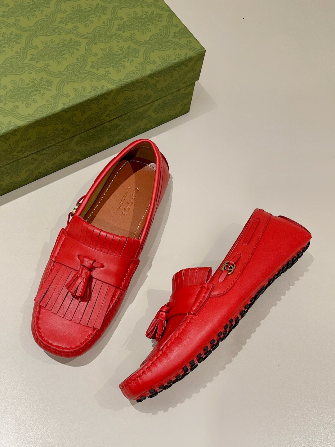 Gvc*1 Men’s Loafer With Driver Interlocking G Red For Men 624699