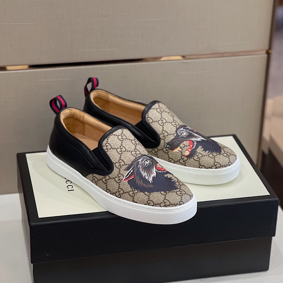 Gvc*1 Men’s GG Svp*me Slip-On With Wolf Printed Black And Gray For Men 497105 9JB10 8960