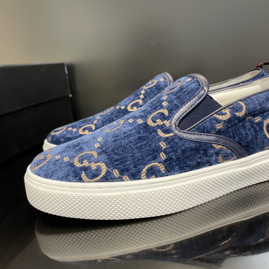 Gvc*1 Men’s GG Svp*me Slip-on Sneaker Light Blue For Men 407362