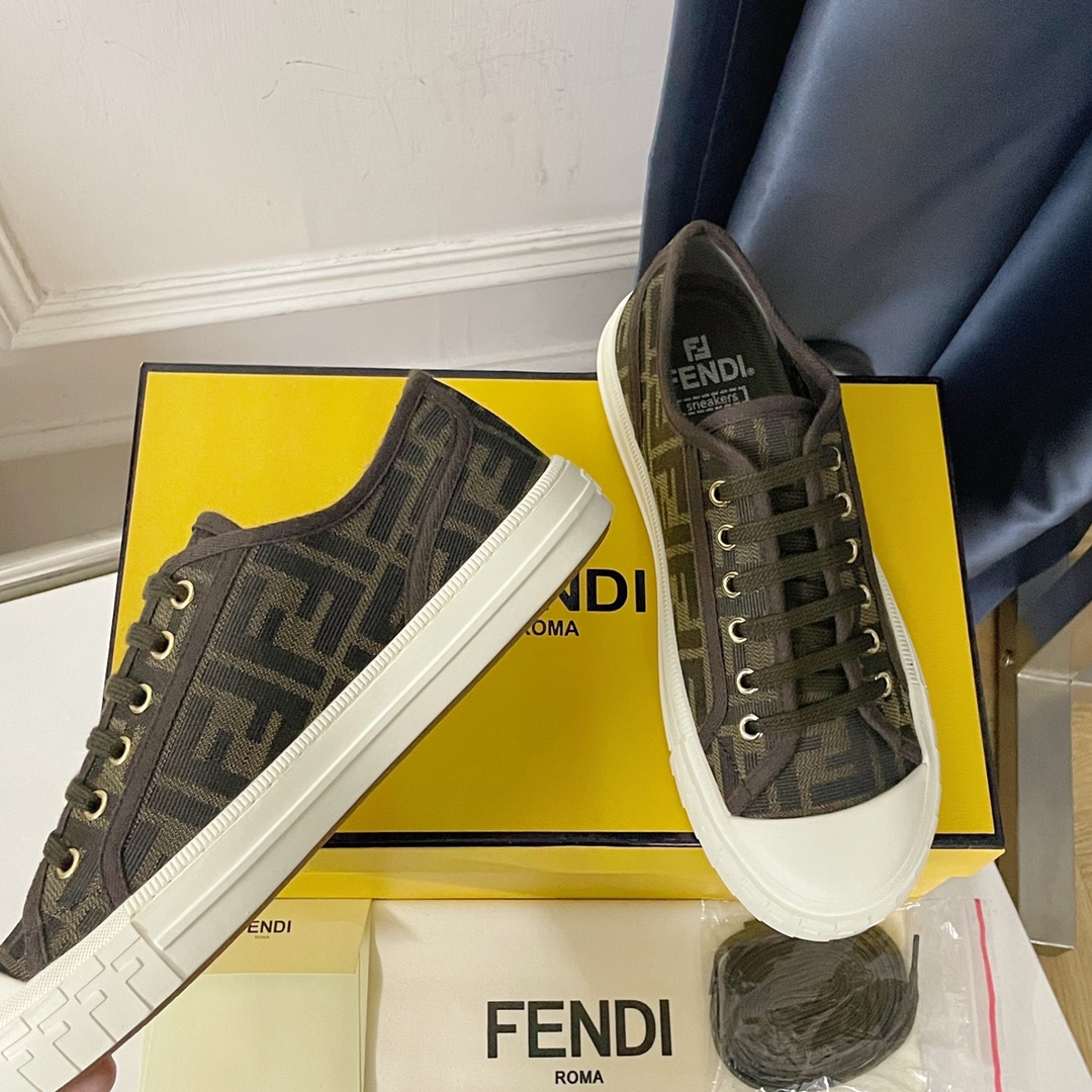 F**di Domino Brown FF Fabric Low-Tops For Women 8E8325AJZXF0R7V