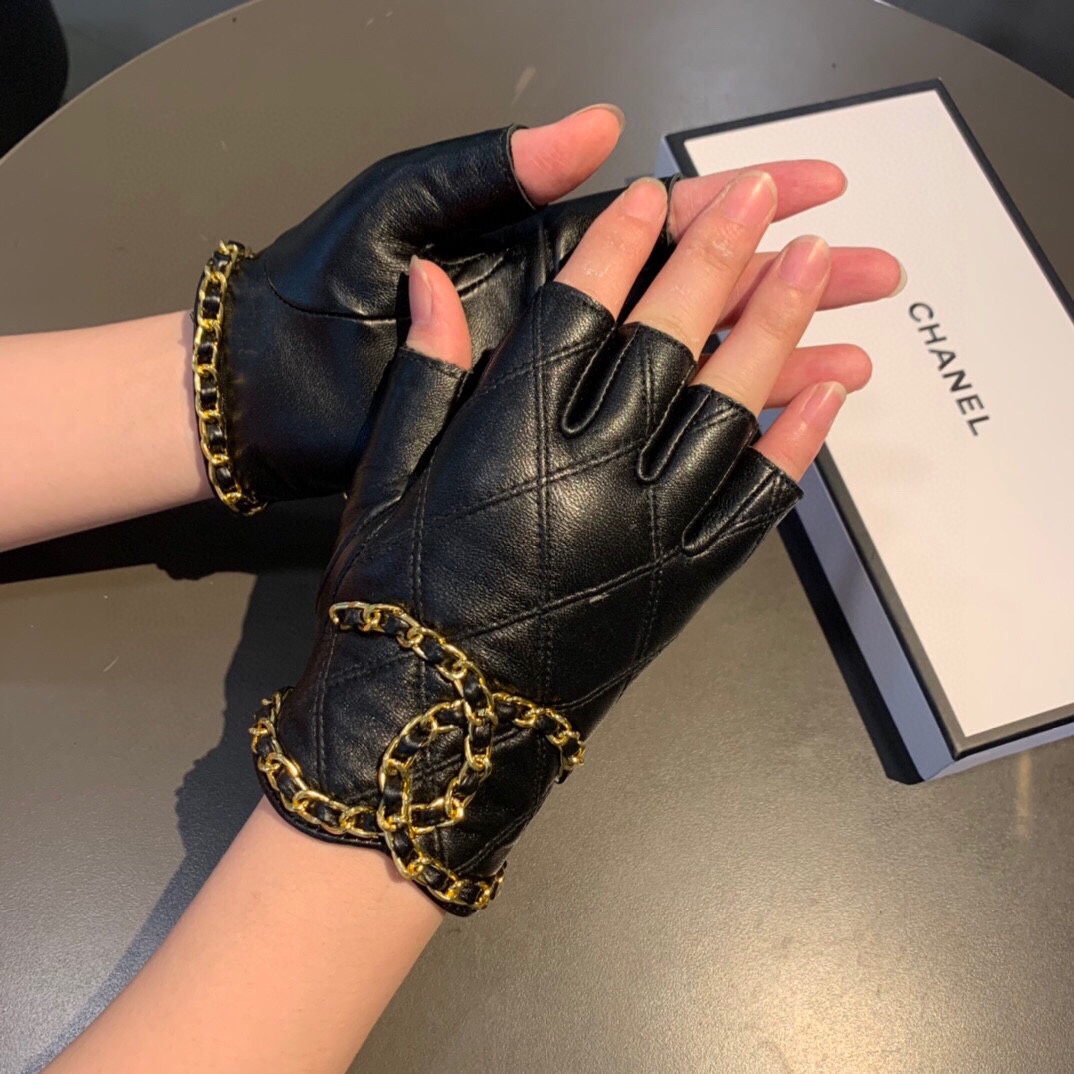 Ch**el Gloves In Black